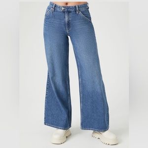 FOREVER 21 Straight-Leg Utility Jeans